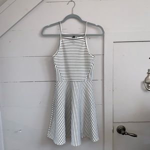 DIVIDED h&m striped dress // size 4 US